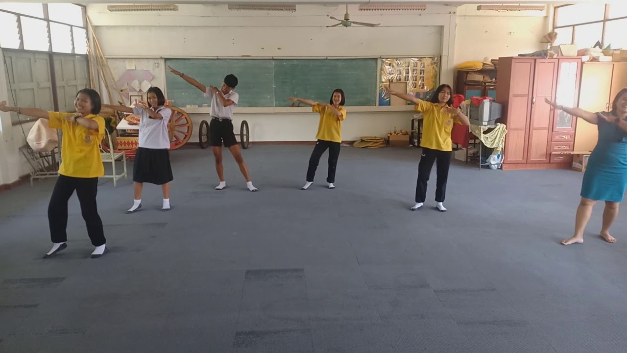 ฝนเทลงมา...ชุมนุมนาฏศิลป์โรงเรียนเกษตรสมบูรณ์วิทยาคม ครูนวรัตน์