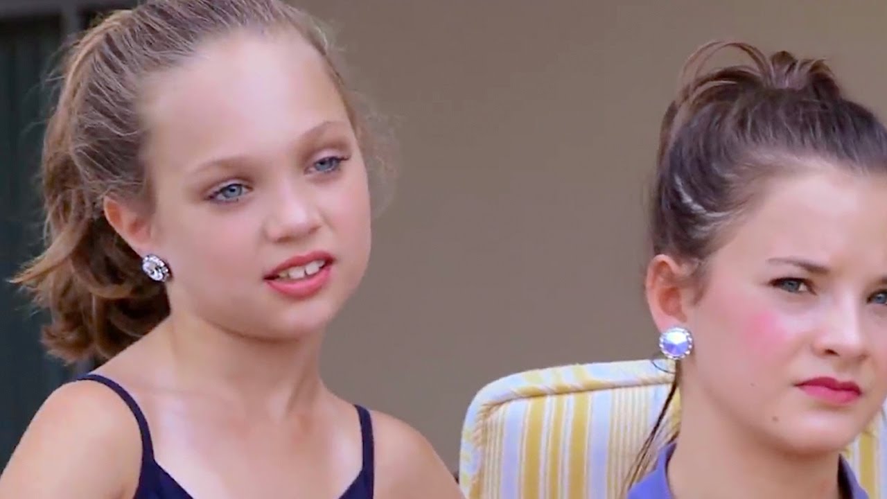 Dance Moms-"ABBY GIVES THE GIRLS A MODELING LESSON"(S1E8 Flashback