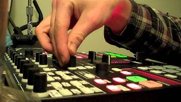 Novation Twitch Traktor mapping by Bread [Link in Description]