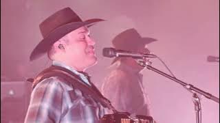 Intocable  - ¿Y Todo Para Qué? (Live)
