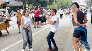 OLHA A HORA QUE ESSA GRINGA ENLOUQUECEU E PERDEU PERUCA DANÇANDO 💃 PIZADINHA KKKK