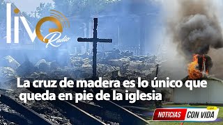 La cruz de madera es lo único que queda en pie de la iglesia