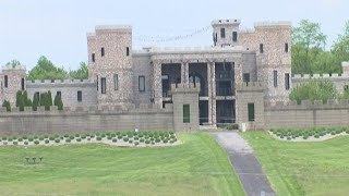 Visitation services held for Phyllis George at Kentucky Castle