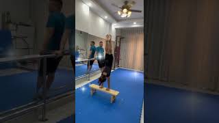 Handstand kết hợp lộn sau uốn dẻo nhào lộnacrobatics_LongBienHV Như Quỳnh 9 tuổi