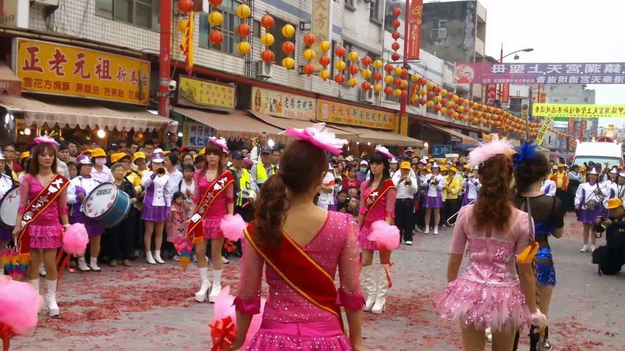 大甲女子樂團2013迎接大甲媽祖到新港