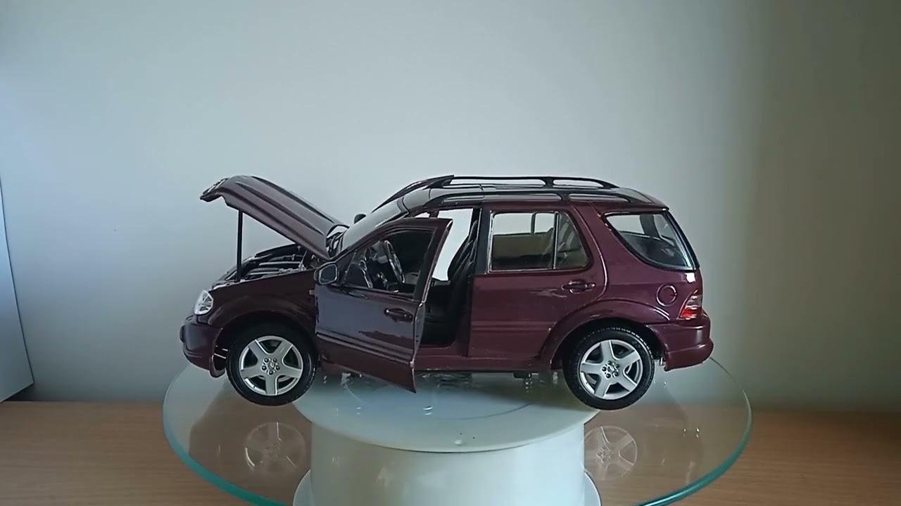 MERCEDES BENZ ML55 AMG 1997 MAISTO 1/18 - YouTube