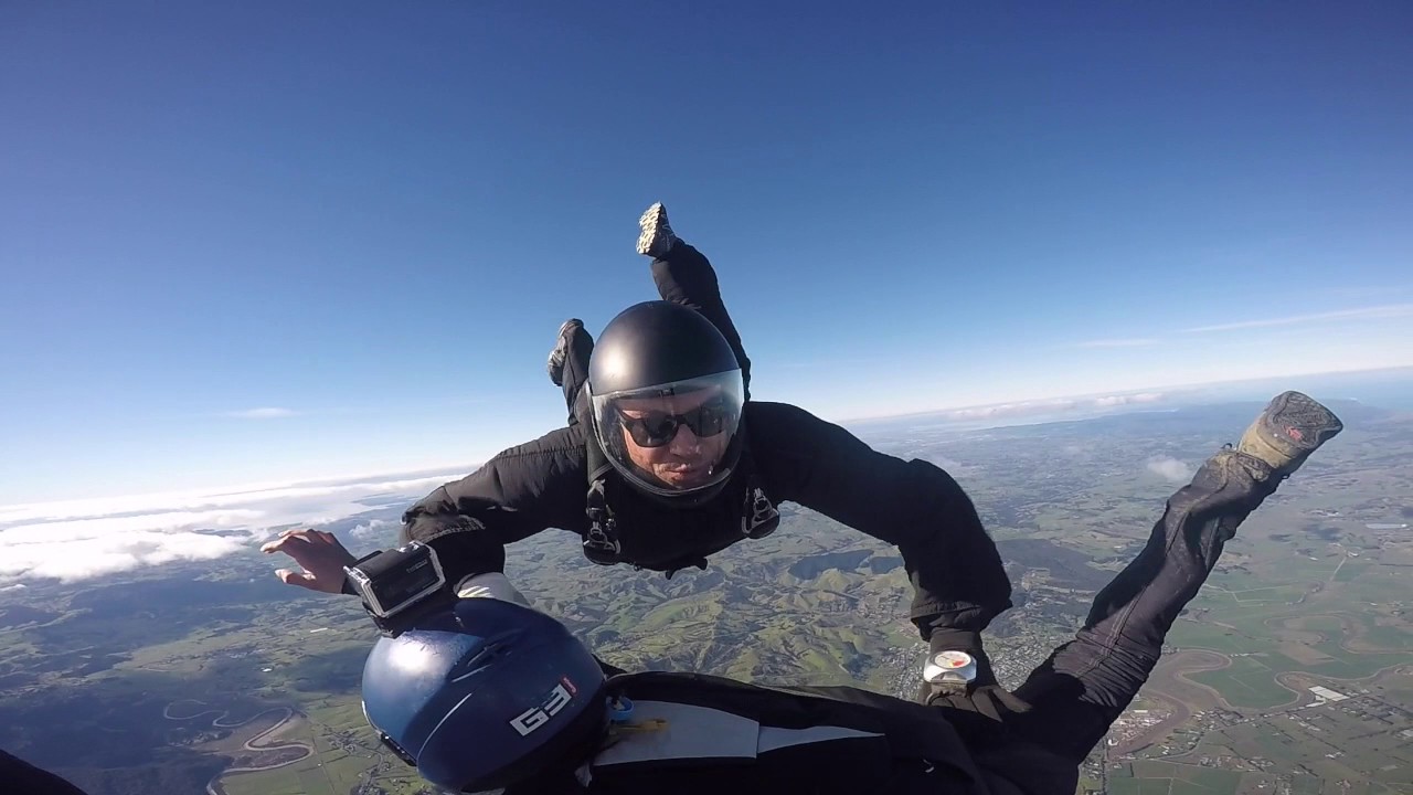 My journey to my skydiving B license YouTube