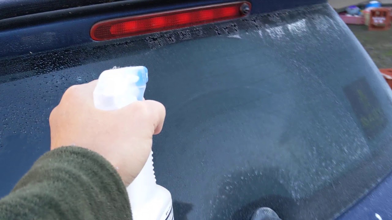 車のフロントガラスの凍結は 解氷スプレーでさっと取れる Youtube