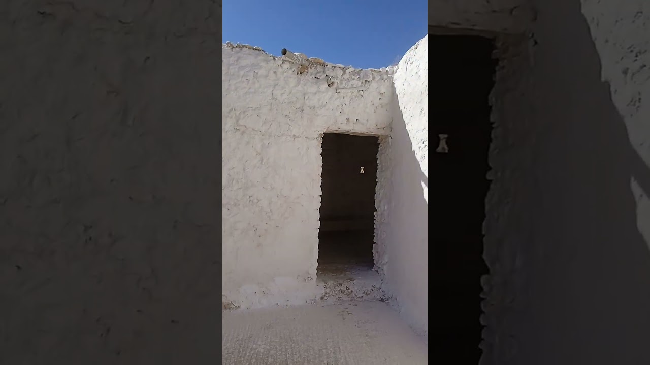 المدرسة العتيقة بوزرگون متوكة إقليم شيشاوة