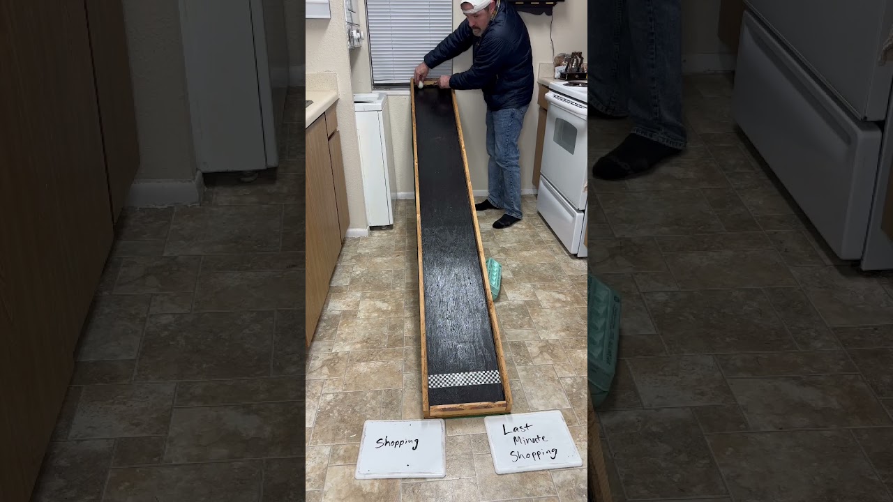 Shopping vs last minute shopping. 