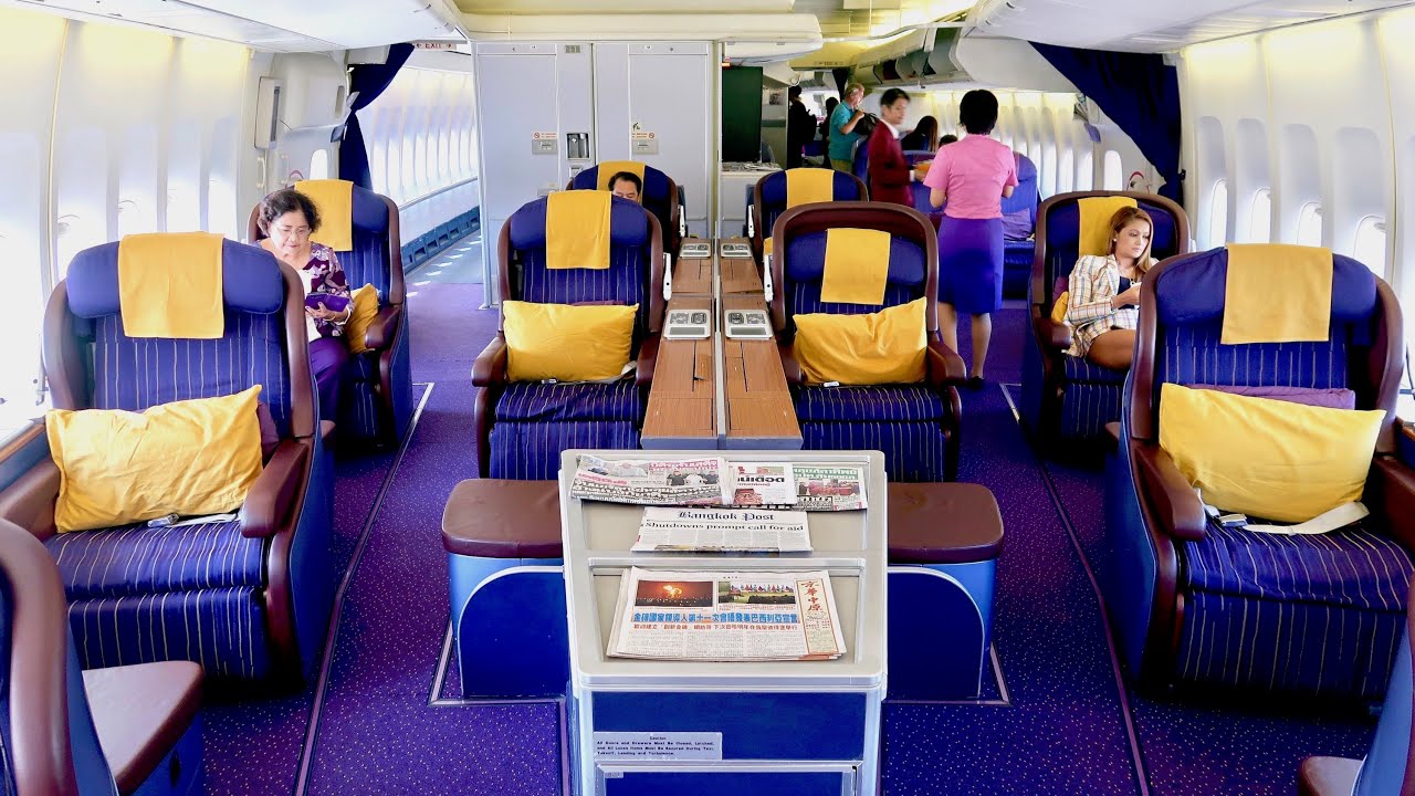 Thai Airways Boeing 747 from Phuket to Bangkok: upgrade to (vintage) First Class!