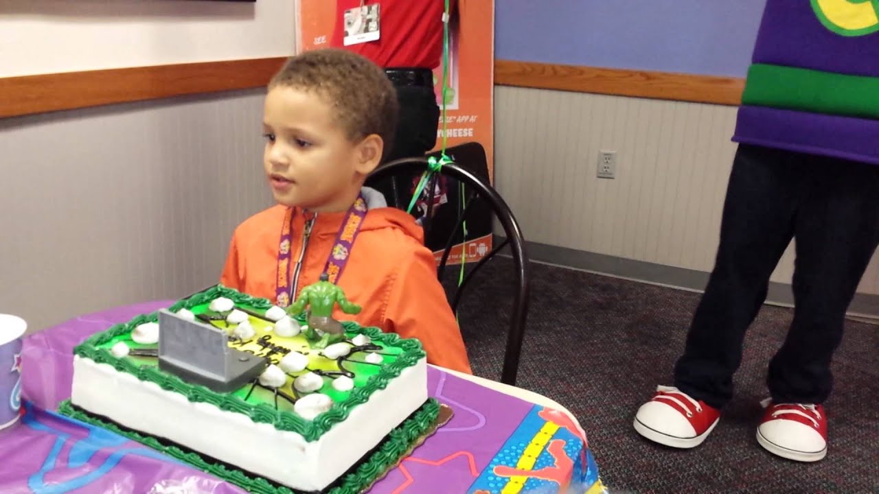 Keon's 5th Birthday - Cake Time 4 - YouTube