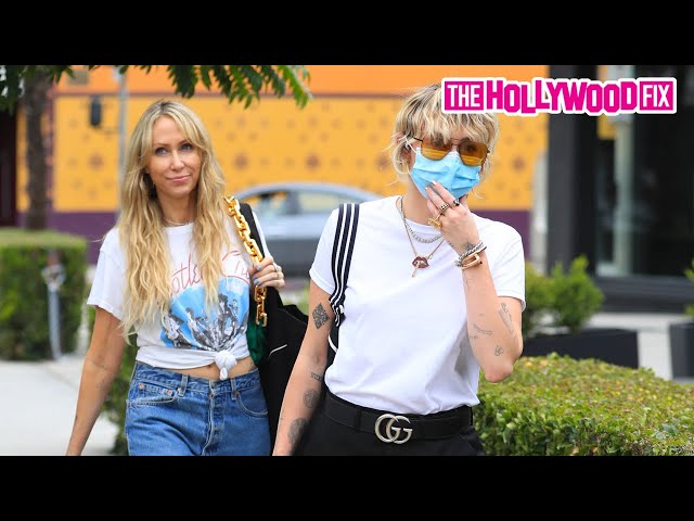 Miley Cyrus Gets Mad u0026 Snaps On Paparazzi When Asked About Supporting Britney Spears While Shopping class=