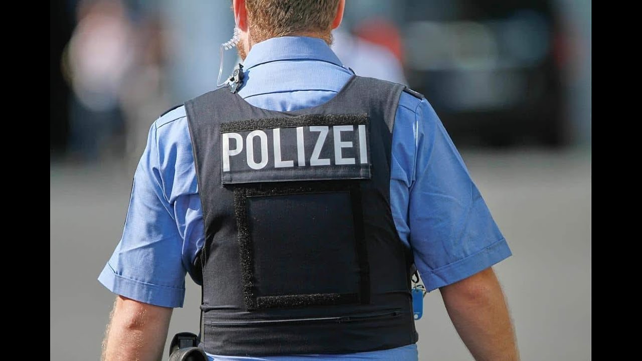 Autofahrerin verletzt sich bei Überschlag in Eberdingen