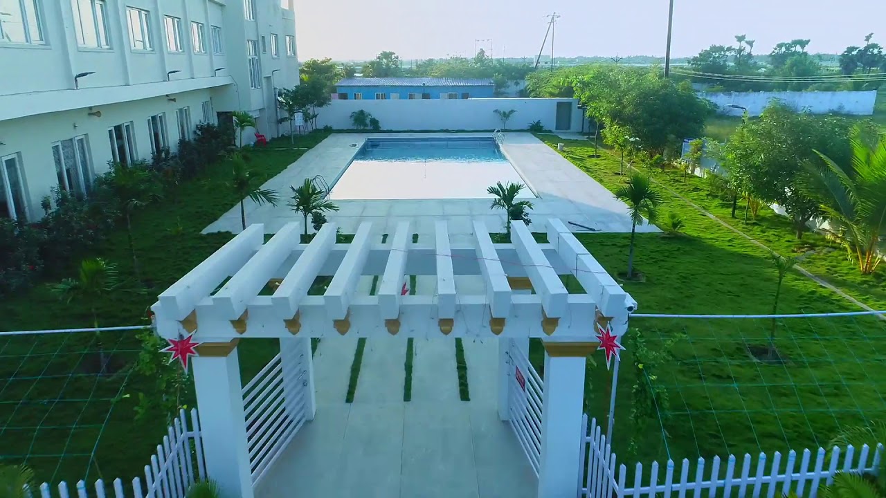 Queens In Valanakanni