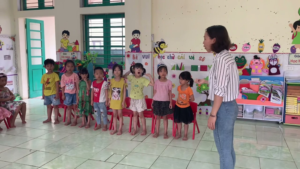 Tiết dạy vận động bài hát 