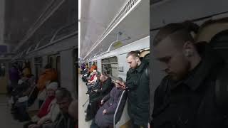 Поезд с мониторами #kharkiv #metro #transport