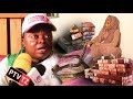 Mr pimbi alivyo mchana mrembo anaeishi na nyoka kisa utajiri  tazama hapa full interview