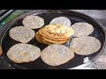 ROADSIDE PARATHA MAKING | Famous Crispy Paratha Making on Karachi Food Street | Street Food Pakistan