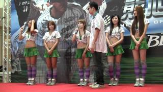 2010.11.06 La new Girls 自我介紹 @ La new Bears 10號隊友感謝會