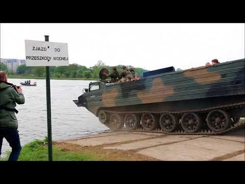 Wideo: Pojazd amfibia - sługa wojska i ludności cywilnej