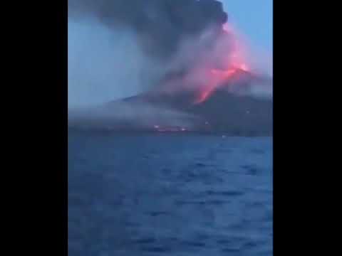 Nuevo video del volcán Nishinoshima en las Islas Ogasawara en Japón 🇯🇵