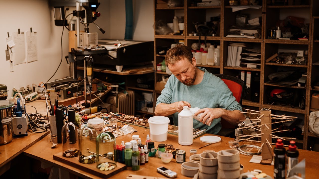 Poznańscy Rzemieślnicy: W świecie guzików (Sir B. Fancy Buttons)