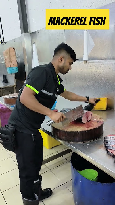 Mackerel fish cutting in Malaysia #market #freshseafood #malasiya #minivlog #viralvideo