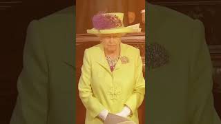 Warum bleibt bei königlichen Hochzeiten ein Platz leer? #RoyalWedding #Königsfamilie #PrinzHarry