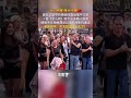 前奏一響拾起多少人的回憶 外國人唱中文歌 讓老外感受中國文化 空心樹 葉門胡塞 強大中國 曾在華留學的情侶回國後唱中文歌 一首 空心樹 吸引眾多路人圍觀 感慨中華神曲漂洋過海引領新的潮流 前奏一響拾起多少人的回憶 外國人唱中文歌 讓老外感受中國文化 空心樹 葉門胡塞 強大中國 曾在華留學的情侶回國後唱中文歌 一首 空心樹 吸引眾多路人圍觀 感慨中華神曲漂洋過海引領新的潮流