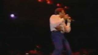 Tom Jones sings &quot;I can&#39;t turn you loose&quot; Live 1983