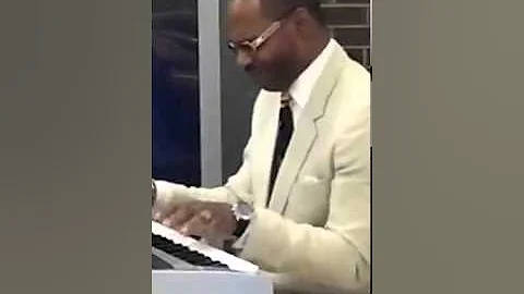 Stanley Glenn is a beast on the keyboard