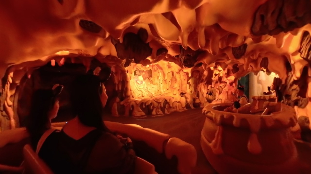 Watch in 360: Disneyland Rides PoV | Tokyo | 🍯 The Most Magical Ride on Earth? | Pooh’s Hunny Hunt 🎈