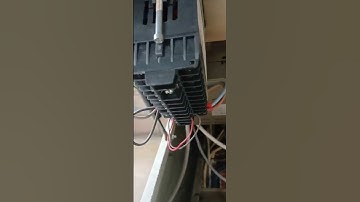 Controlling the powder feeder on the line#automation #mechatronics #maintenance #mechanics