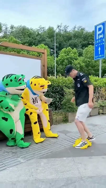 sabar ya badut katak 🐸 kuning lucu #badutlucu #badut #shorts