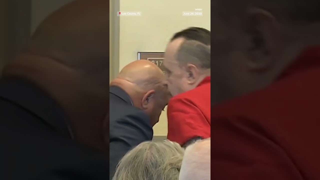 Convicted murderer elbows #attorney in face in #Florida