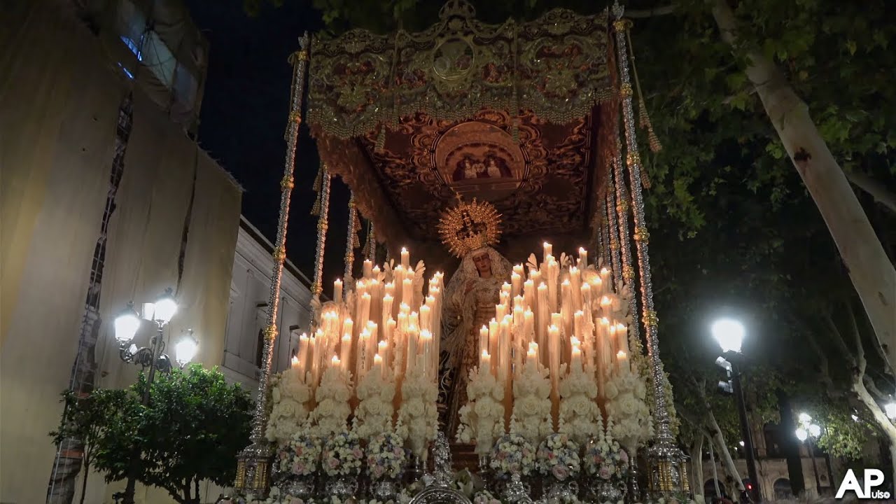 IMPRESIONANTE: Virgen de las ANGUSTIAS en el Ayuntamiento con la AGRUPACIÓN de los GITANOS 2023
