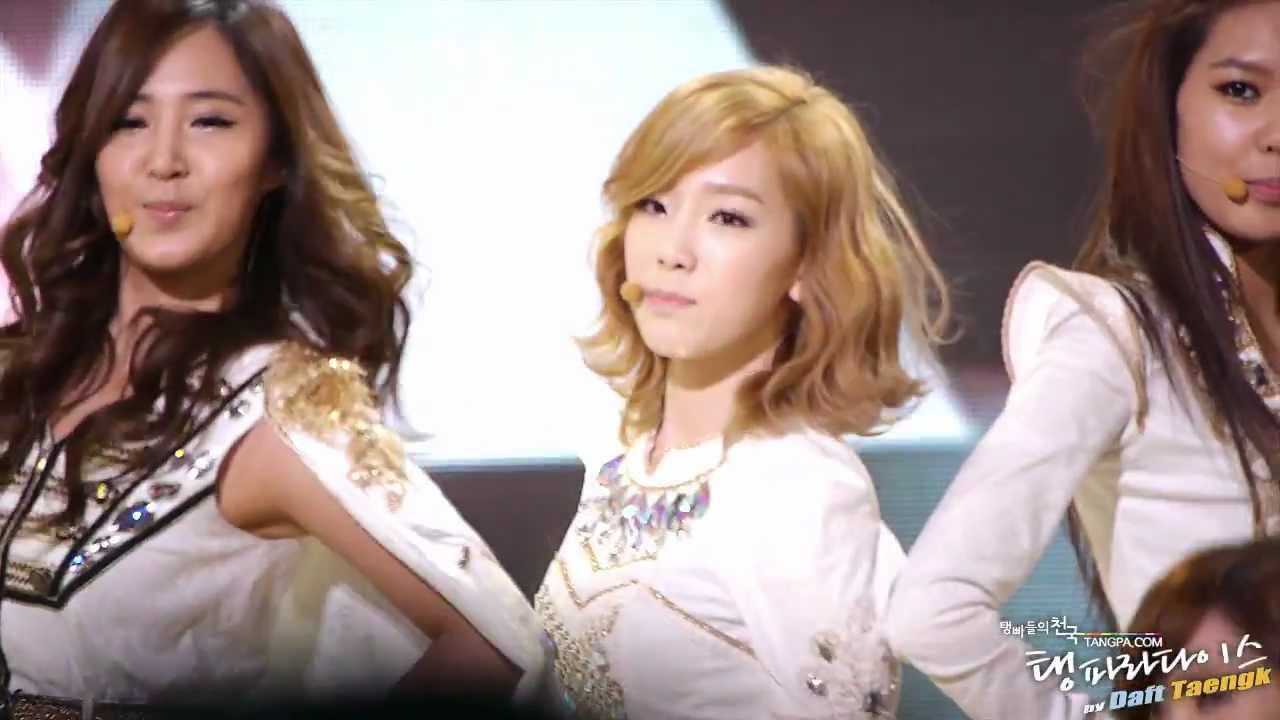 2011/12/24 KBS 연예대상 태연 - The Boys 직캠 by DaftTaengk