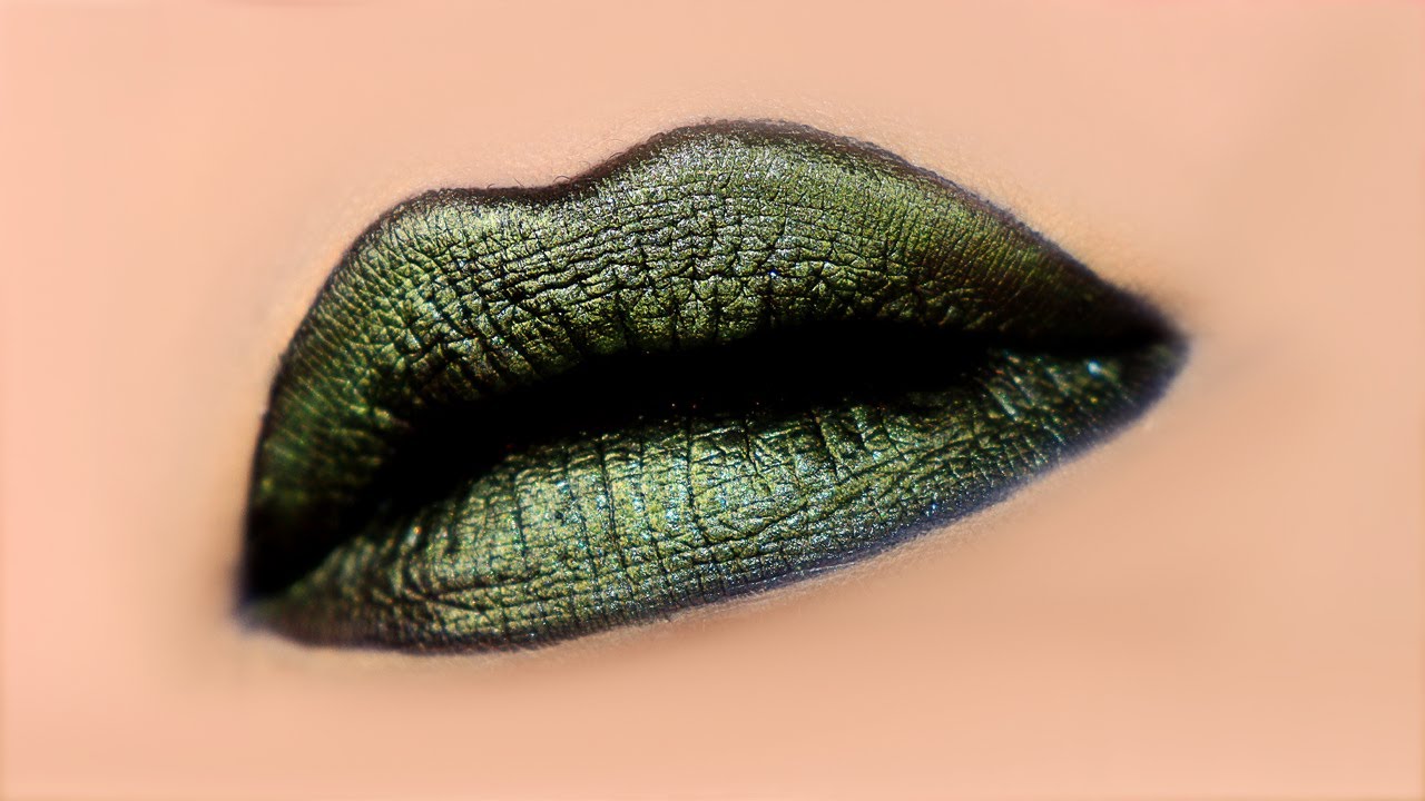 black-lipstick-with-green-shimmer-tutorial-dare-to-be-different