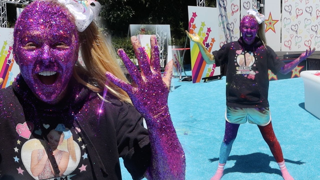 I COVERED MY ENTIRE BODY IN GLITTER!!