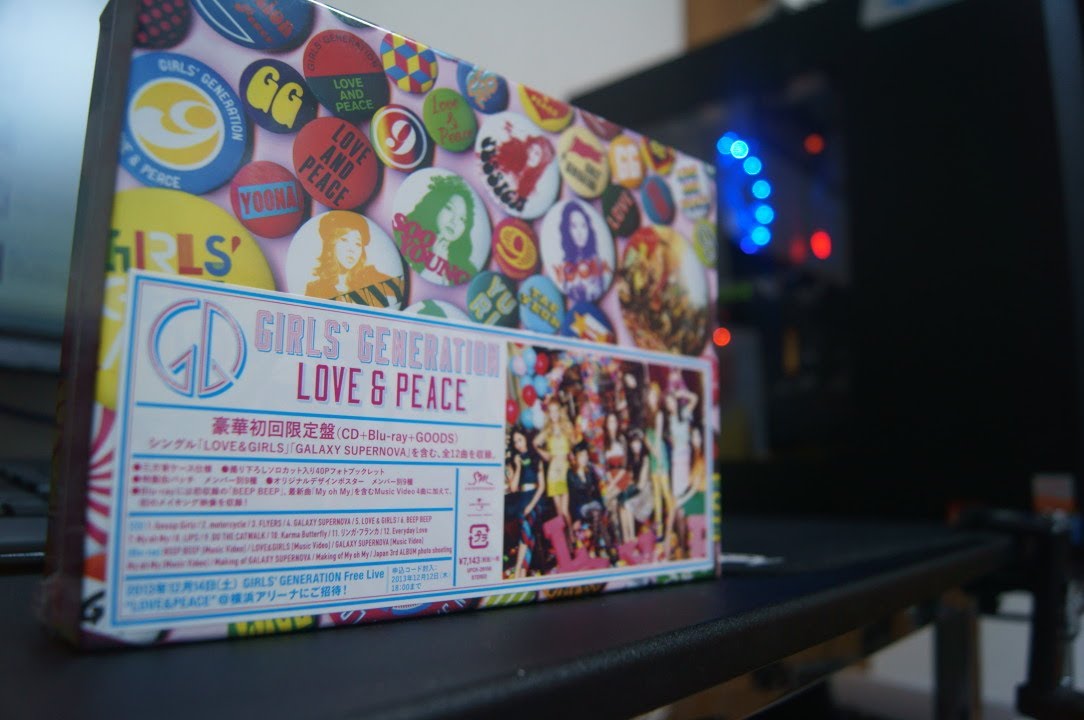 少女時代 NEWアルバム「LOVE&PEACE」開封!! - YouTube