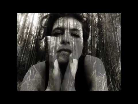 Silence Creeping - Hussy Hicks & Raphael White auf YouTube ansehen Silence Creeping - Hussy Hicks & Raphael White auf YouTube ansehen