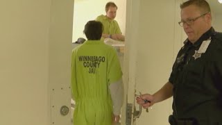 Illinois simplifies process for inmates to receive state IDs upon prison release