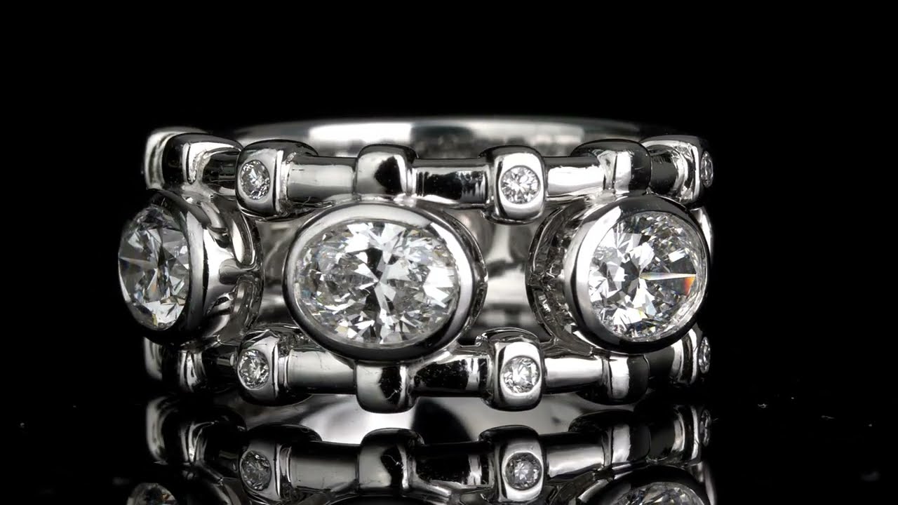 Christian Dior Oval Diamond Cocktail White Gold Ring – Opulent 