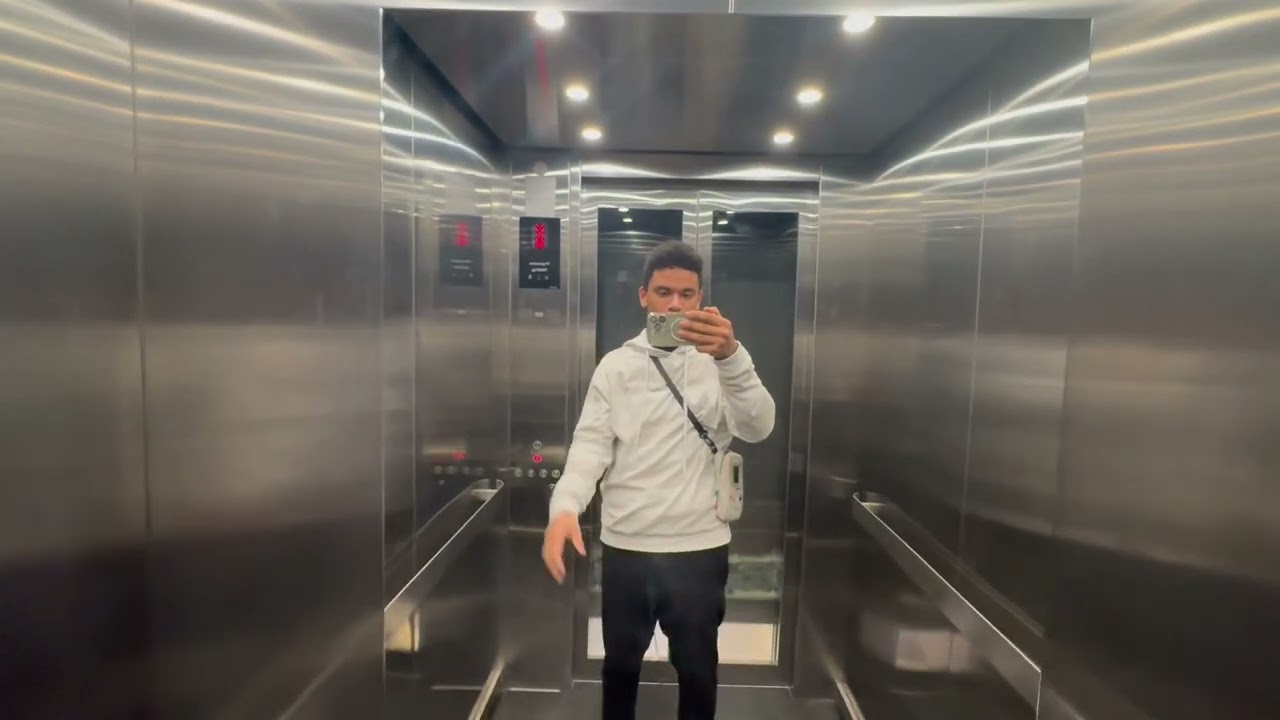 مصاعد KONE Monospace KDS 300 محل زارا في مجمع سينومي الحمراء مول 