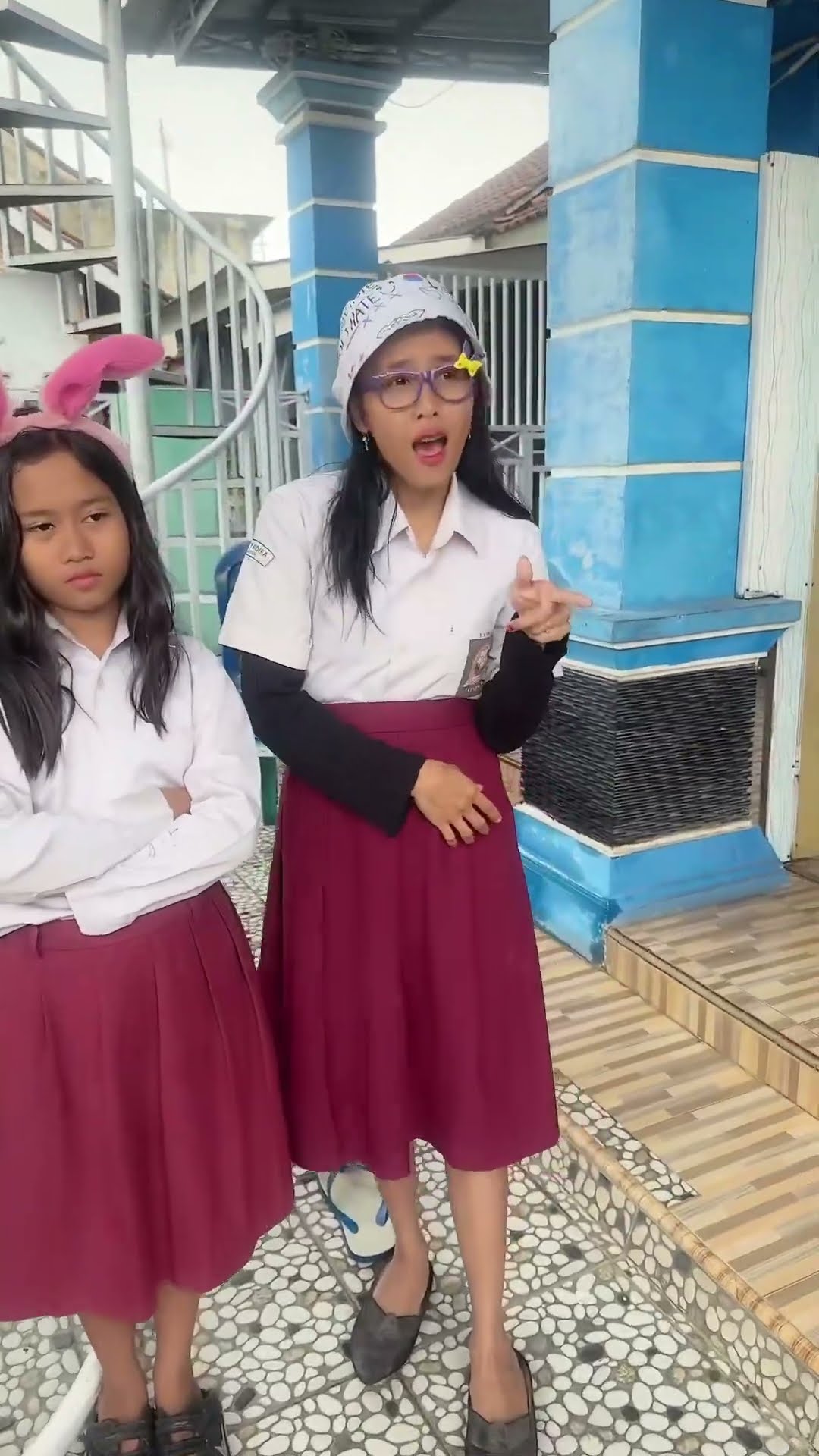 Vidio kocak dan gokil @nyaikembang1nyaikembang1 /ketika hari pertama masuk sekolah?