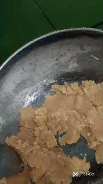 Easy and quick ATTA HALWA 😋🤤 QUICKLY TO MAKE AT HOME 😋#dessert #yummy #halwa #attahalwarecipe