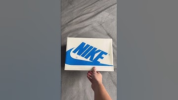 Travis Scott x Fragment Air Jordan 1 Low unboxing!,Would you shop with us?