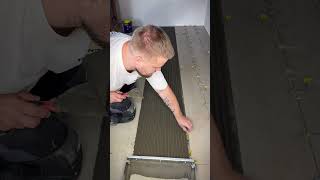 Укладка керамогранита форматом 1200/200.В работе использую плиточный клей класса C2Extra160 Цементум