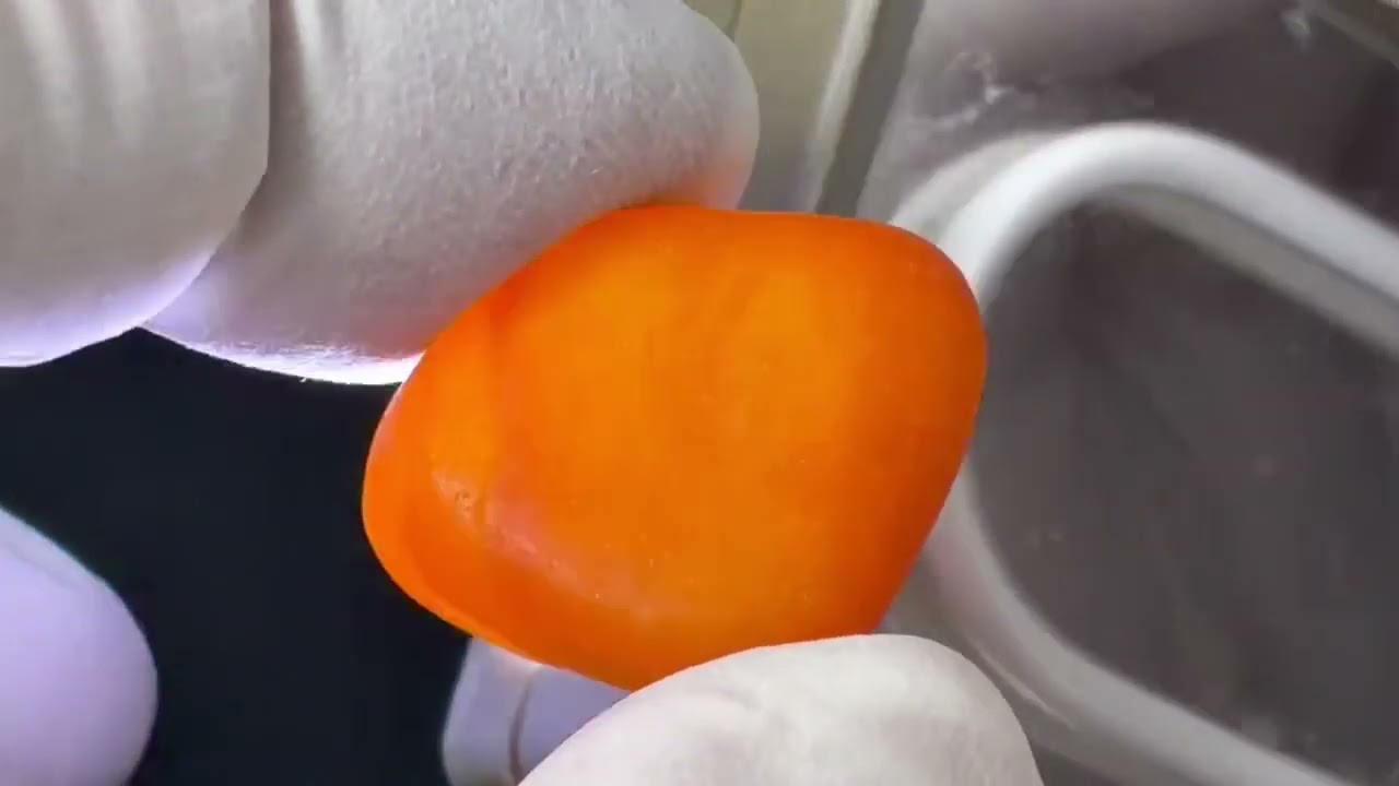 和田玉（ホータンぎょく）「無着色・紅玉」原石 6.7g - パーフェクト